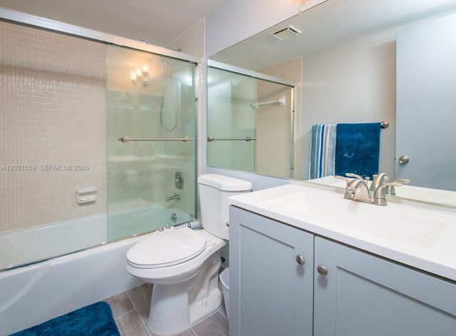 4650 Washington St 502, Hollywood, FL 33021