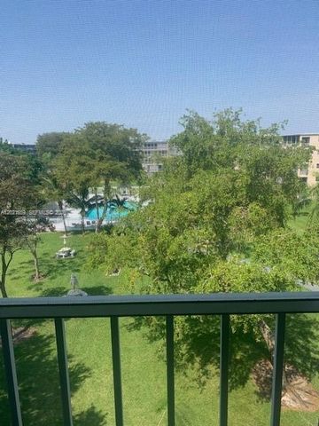 4650 Washington St 502, Hollywood, FL 33021