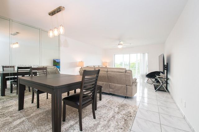 4650 Washington St 502, Hollywood, FL 33021