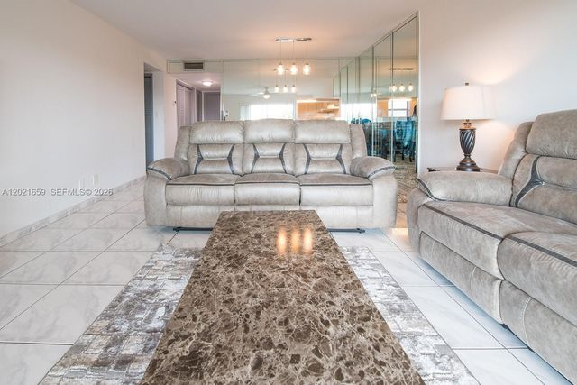 4650 Washington St 502, Hollywood, FL 33021