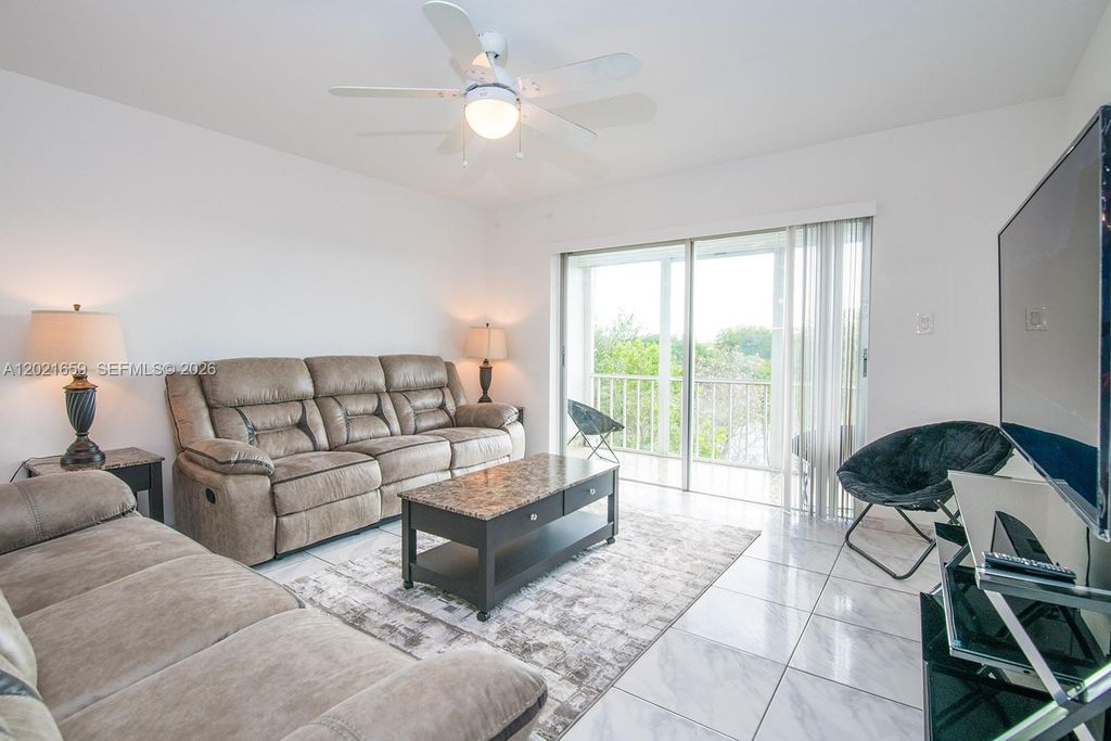 4650 Washington St 502, Hollywood, FL 33021