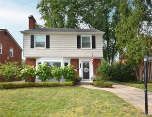 4411 N Verona Circle, Royal Oak, MI 48073
