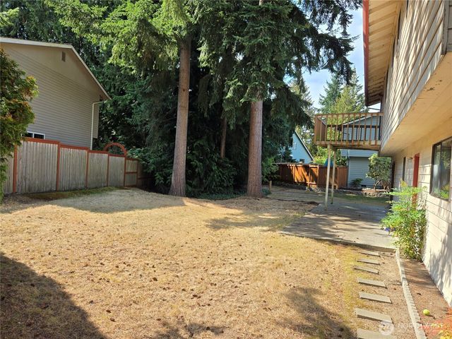 6420 141st Street SW, Edmonds, WA 98026
