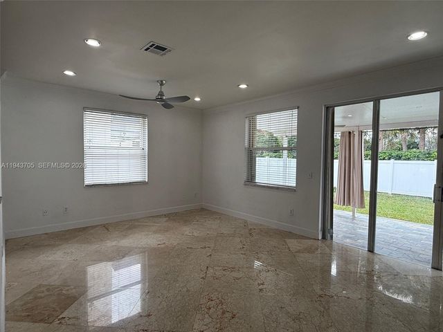 1474 NW 153rd Ln, Pembroke Pines, FL 33028