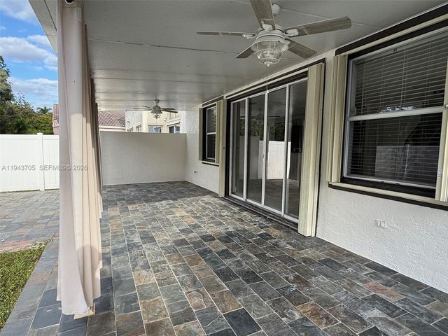 1474 NW 153rd Ln, Pembroke Pines, FL 33028