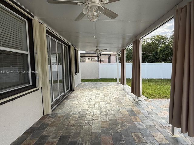 1474 NW 153rd Ln, Pembroke Pines, FL 33028