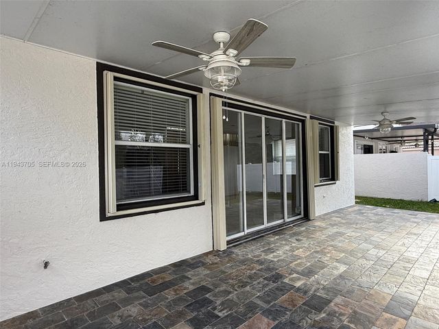 1474 NW 153rd Ln, Pembroke Pines, FL 33028