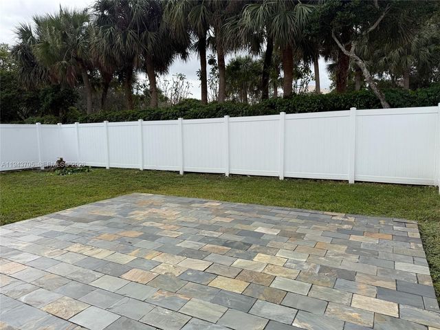 1474 NW 153rd Ln, Pembroke Pines, FL 33028