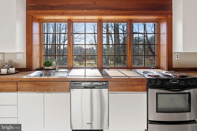 188 ABRAHAMS LN, Villanova, PA 19085