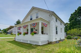 154 Calef Ave, Swansea, MA 02777