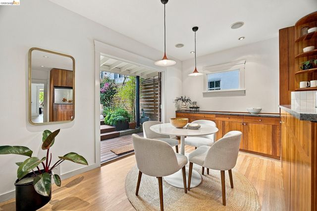 293 Santa Clara Ave., Oakland, CA 94610
