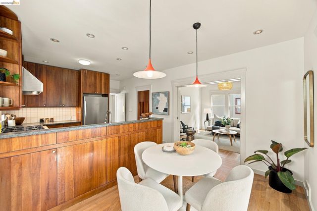 293 Santa Clara Ave., Oakland, CA 94610