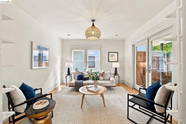 293 Santa Clara Ave., Oakland, CA 94610