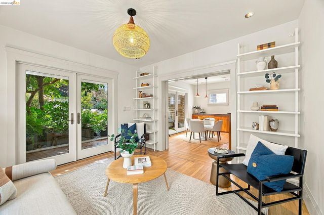 293 Santa Clara Ave., Oakland, CA 94610