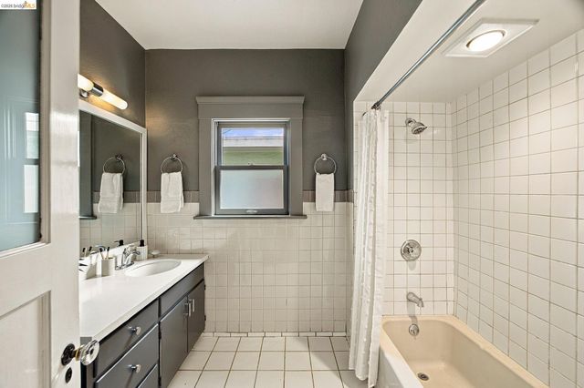 293 Santa Clara Ave., Oakland, CA 94610