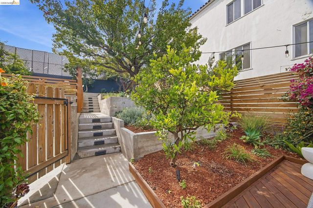 293 Santa Clara Ave., Oakland, CA 94610
