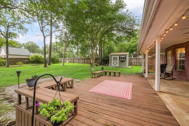 2420 Canter Lane, Conroe, TX 77384