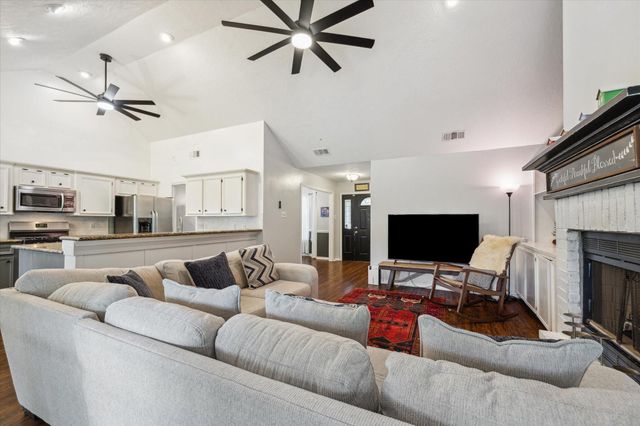 2420 Canter Lane, Conroe, TX 77384