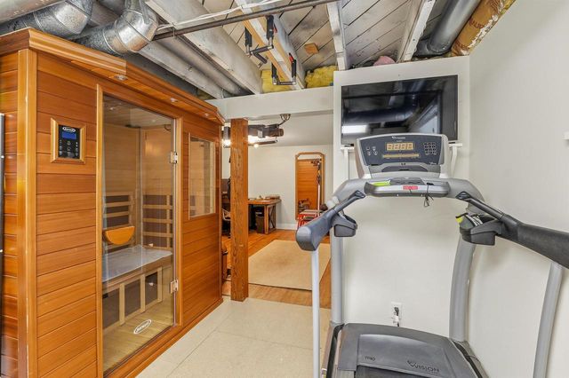 1816 E Nock Street, Milwaukee, WI 53207