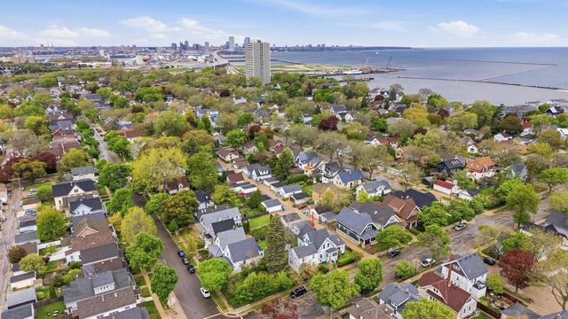 1816 E Nock Street, Milwaukee, WI 53207