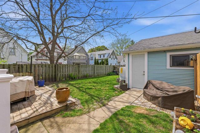 1816 E Nock Street, Milwaukee, WI 53207
