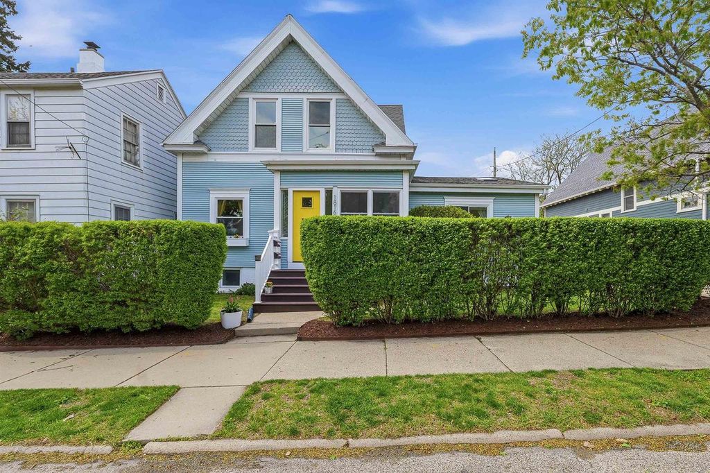 1816 E Nock Street, Milwaukee, WI 53207