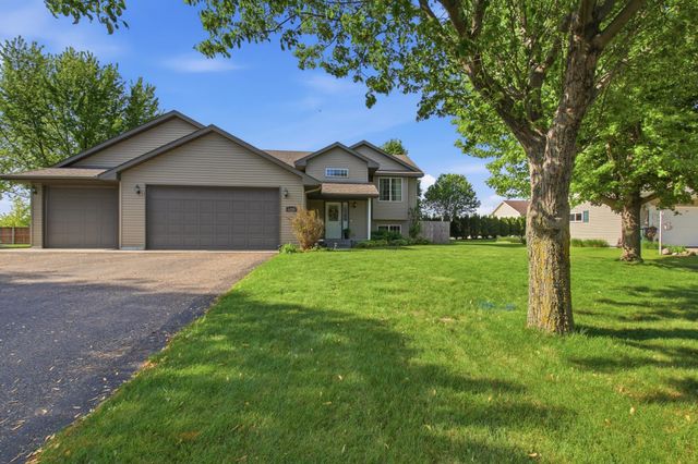 1705 Richland Avenue SW, Willmar, MN 56201