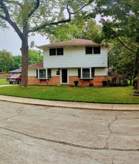 136 Iroquois Street, Park Forest, IL 60466