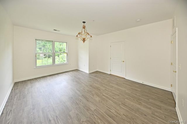 28 N De Baun Avenue 105, Suffern, NY 10901