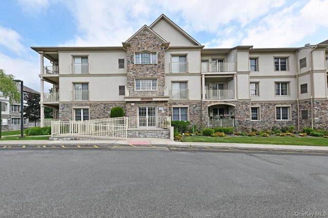 28 N De Baun Avenue 105, Suffern, NY 10901