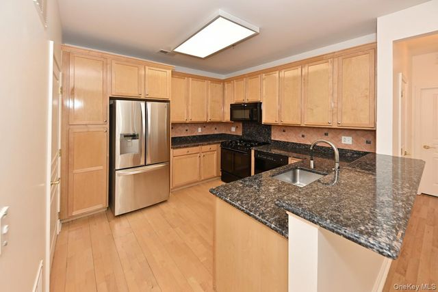 28 N De Baun Avenue 105, Suffern, NY 10901