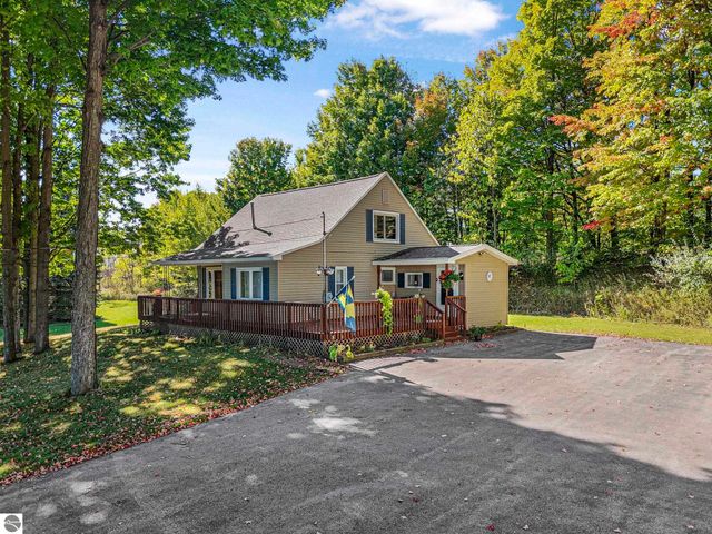 185 N Three Mile Road, Traverse City, MI 49696