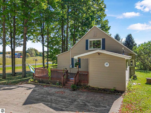 185 N Three Mile Road, Traverse City, MI 49696