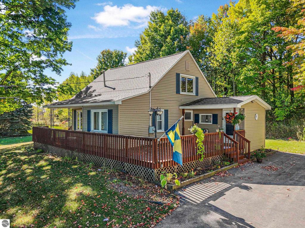 185 N Three Mile Road, Traverse City, MI 49696