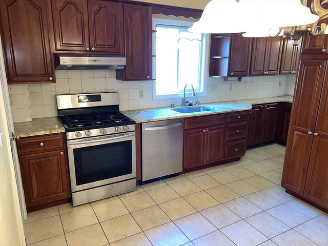 84 Melrose St 1, Arlington, MA 02474