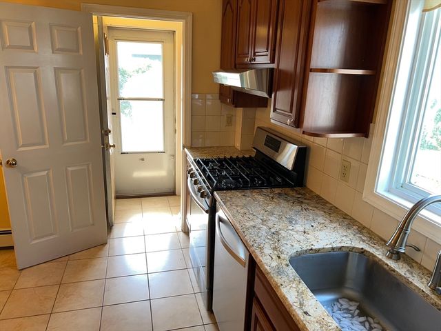 84 Melrose St 1, Arlington, MA 02474