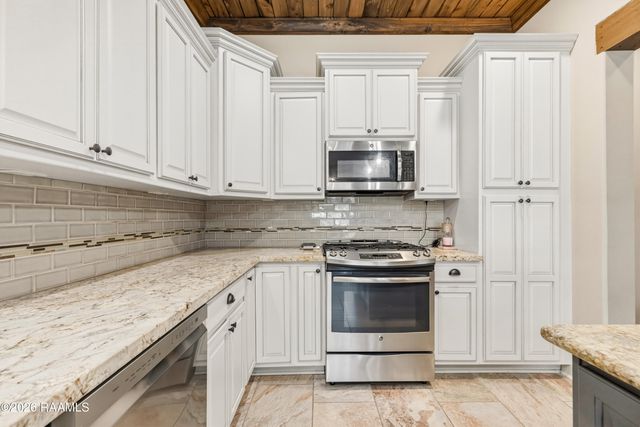 413 Misty Wind Drive, Broussard, LA 70518