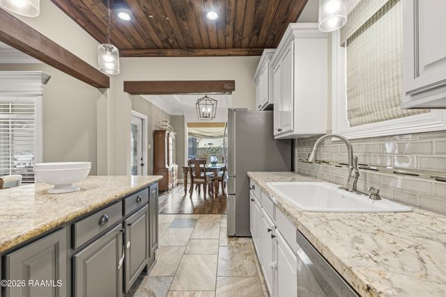 413 Misty Wind Drive, Broussard, LA 70518