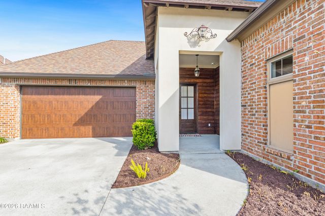 413 Misty Wind Drive, Broussard, LA 70518