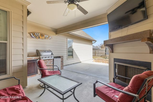 413 Misty Wind Drive, Broussard, LA 70518