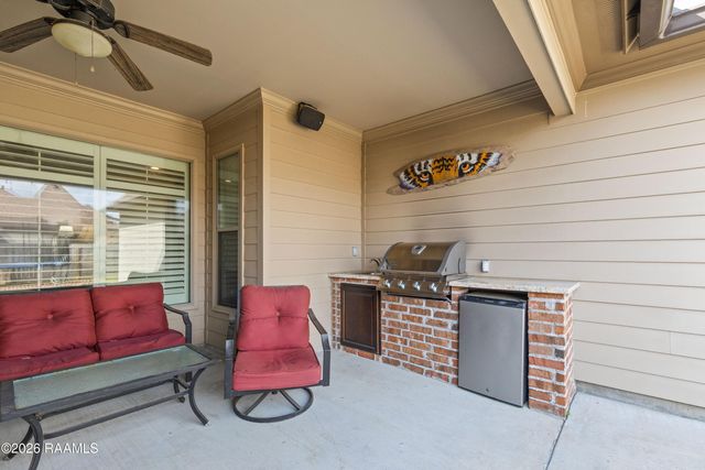 413 Misty Wind Drive, Broussard, LA 70518