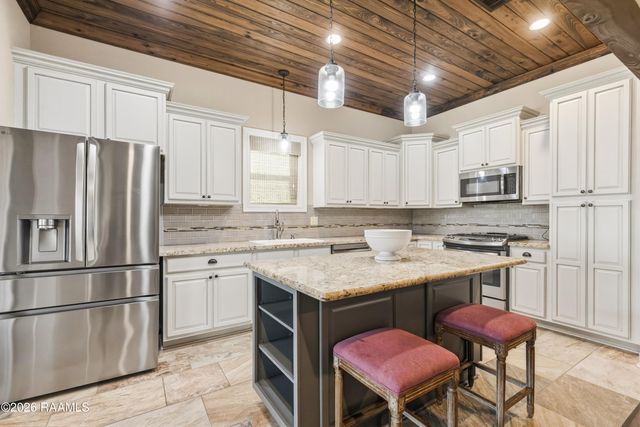 413 Misty Wind Drive, Broussard, LA 70518