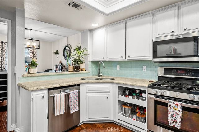 738 Lander, Claremont, CA 91711