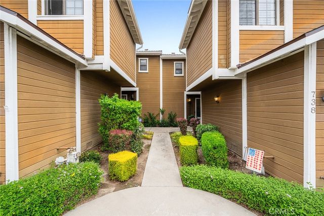 738 Lander, Claremont, CA 91711