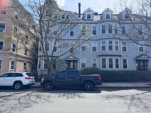 40 Highland Ave 8, Somerville, MA 02143