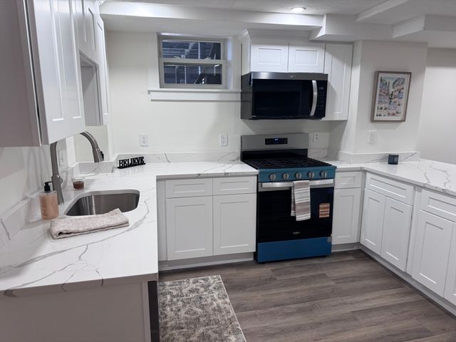 40 Highland Ave 8, Somerville, MA 02143