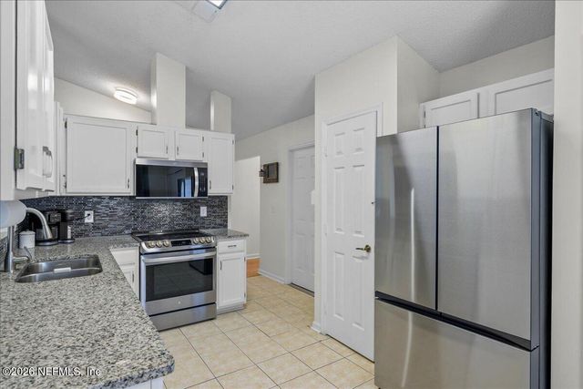 11179 BENTLEY TRACE Lane E, Jacksonville, FL 32257