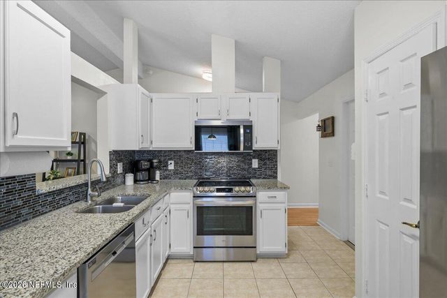 11179 BENTLEY TRACE Lane E, Jacksonville, FL 32257