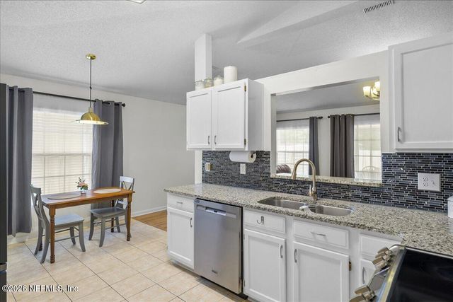 11179 BENTLEY TRACE Lane E, Jacksonville, FL 32257