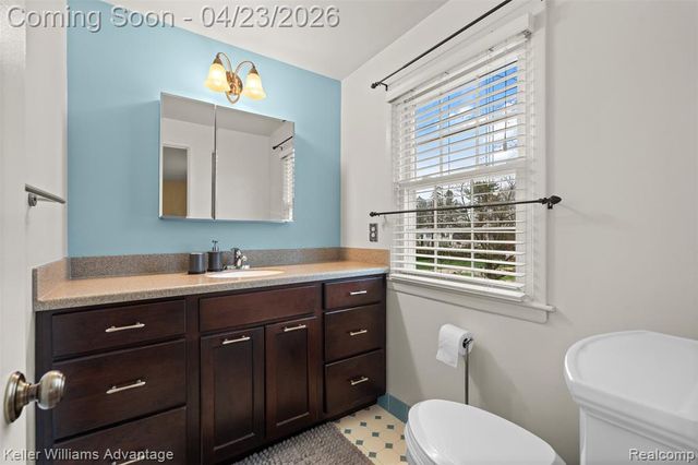 348 Willow Tree Lane, Rochester Hills, MI 48306